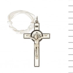 Fio com Crucifixo Metal Argentado e Branco Fio com Crucifixo Metal Argentado e Branco