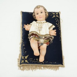 Menino Jesus Deitado Vestido Artes Ana 30 Cm Menino Jesus Deitado Vestido Artes Ana 30 Cm